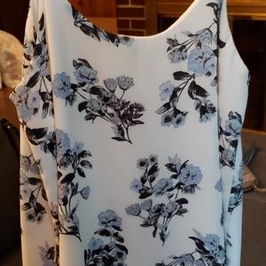 Pretty spring flowy top!